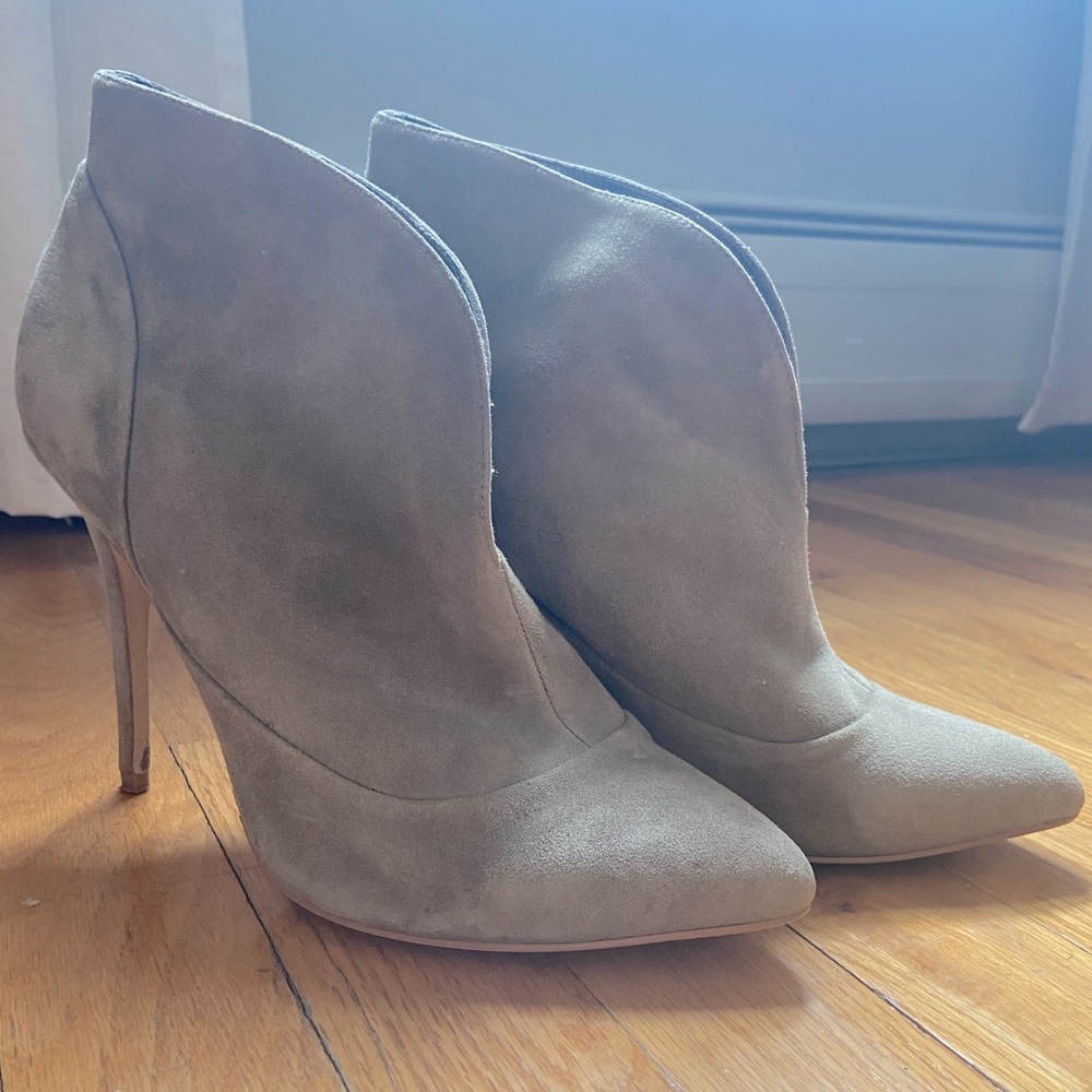 Express booties 8.5 - olive/beige color